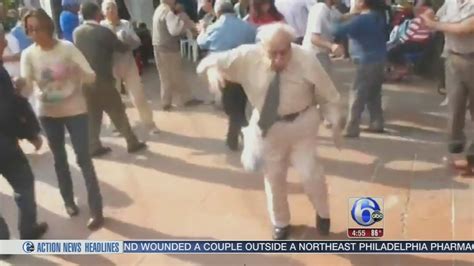 video dancing grandpa takes spotlight at wedding 6abc philadelphia
