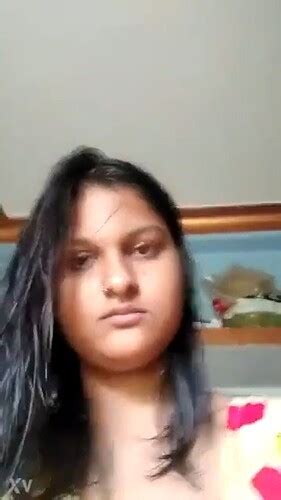 Sexy Desi Girl Shows Her Boobs And Pussy