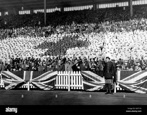 Royalty Princess Elizabeth Tour Of Canada Toronto Stock Photo Alamy