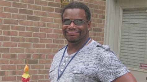 Mysterious death of beloved postal worker - YouTube