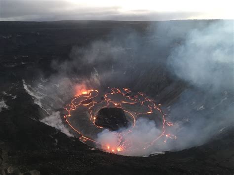 Hawaiis Kilauea Volcano Eruption Creates 600 Foot Deep Lava Lake