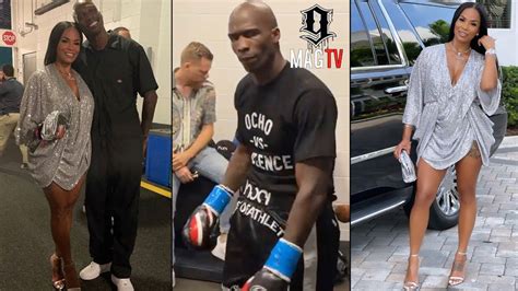 Chad Ochocinco S Fiancee Sharelle Rosado Attends His Boxing Match