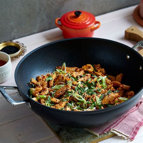 Otra receta perfecta para hacer con muslos de pollo, contramuslos o con un pollo entero. ¿Cómo cocinar con Wok? | Como cocinar, Pollo y Comida étnica