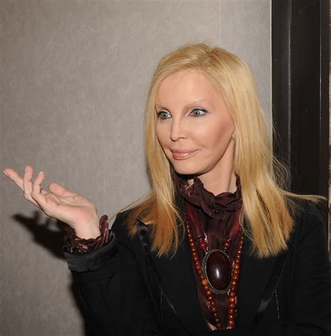 She debuted in 1966 and remained most successful commercially for the rest of the 1960s and throughout the 1970s. Stop concerti Patty Pravo,via a rimborsi - Toscana - ANSA.it