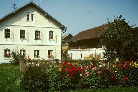 Distance to the nearest airport salzburg airport w. Kirchdorf am Inn | Bauernhausbilder | Bilder im Austria-Forum