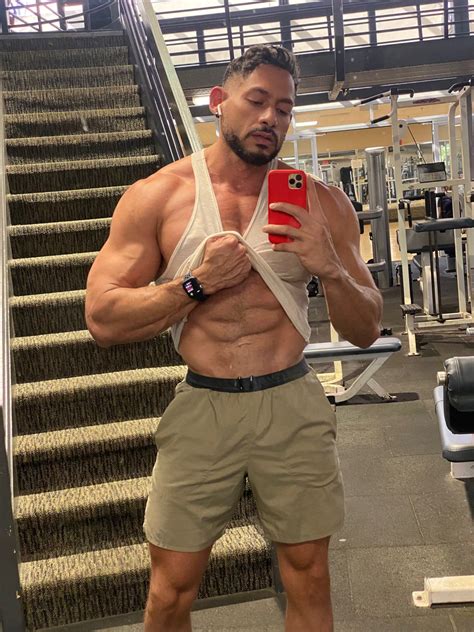 Tw Pornstars Miguel Rey Twitter It Was Chest Day And Im Lb And Goal Is Lb Lets