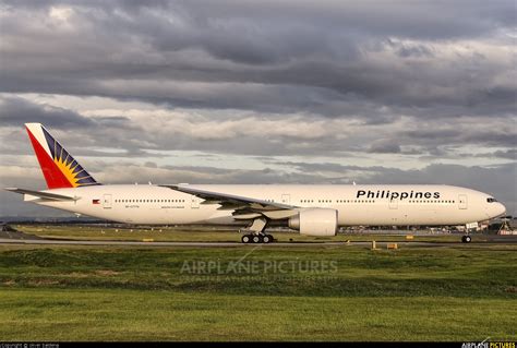 Rp C7774 Philippines Airlines Boeing 777 300er At Manila Ninoy Aquino