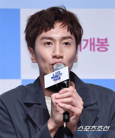 김고은 씨도 잘 아실 텐데요. '나의 특별한 형제' 이광수 "신하균 닮았단 얘기 들어..인생 선배"