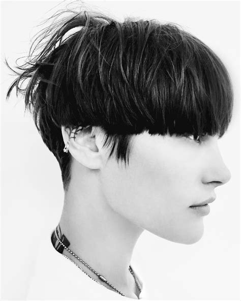 Best Bowl Cut Hairstyle Ideas For Fall 2019 Thefashionspot Long Pixie Cuts Best Pixie Cuts