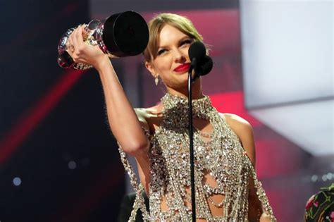 Taylor Swift Fans Share Clever Midnights Album Theory After Spotting Sneaky Clock Detail Irish