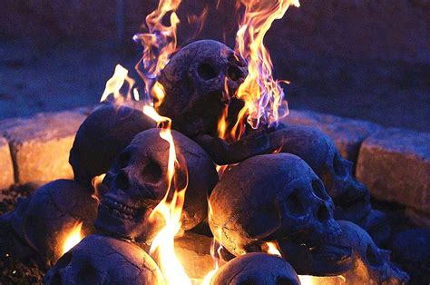 As i said, i saw this on pinterest. Fireproof Human Skulls | Skull fire, Outdoor fire pit, Gas ...