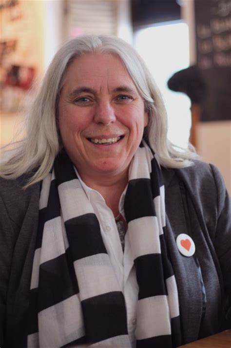 Femme de coeur, de parole et d'action, manon massé est députée de la circonscription. Entrevue: Manon Massé - Le Délit