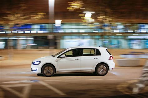 Reliability is a toss but given these are used the bmw has a better managed battery pack and would last longer. Hyundai Ioniq, Volkswagen E-Golf, BMW i3 vs Nissan Leaf - electric vehicle group test | Autocar