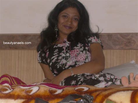 Desi Nude Indians Gujarati Aunty Looking Cute In Bikini