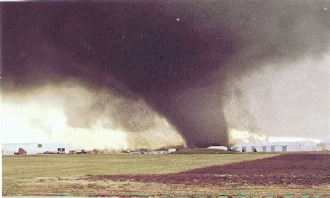 March 13 1990 A Large F5 Tornado Photographed In Hesston Kansas