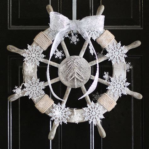 Have you noticed that people start preparing for christmas a month. Hometalk | Nautical Christmas Wreath