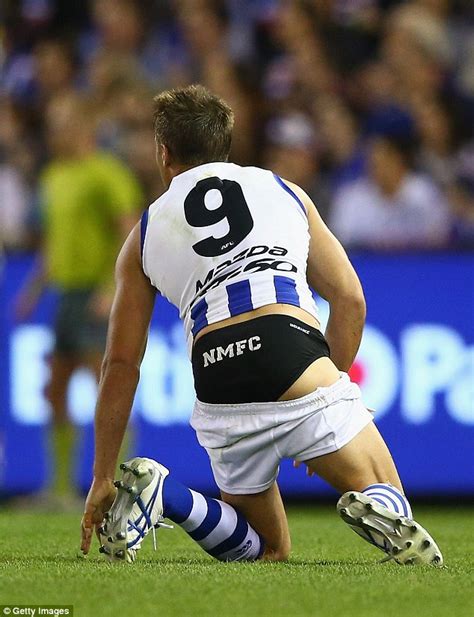 Western Bulldogs Troll Afl Rivals North Melbourne Kangaroos With