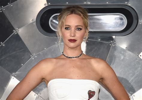 Jennifer Lawrence Poses Nearly Naked For Vogue Photoshoot And Fans Are
