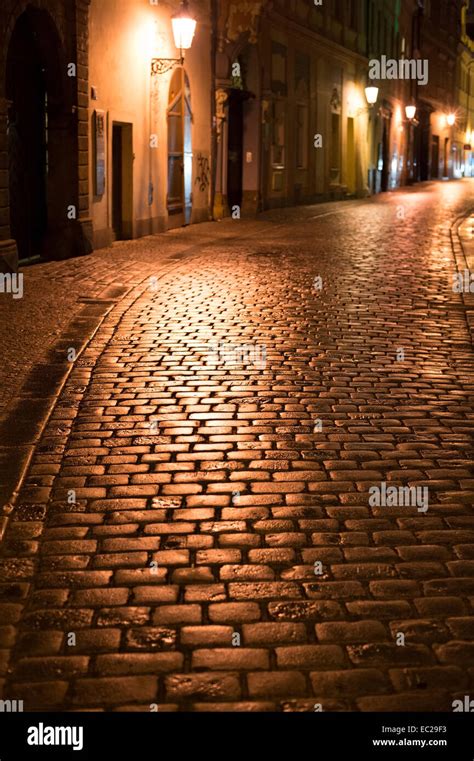 Cobblestone Street In Rain At Night Hi Res Stock Photography And Images