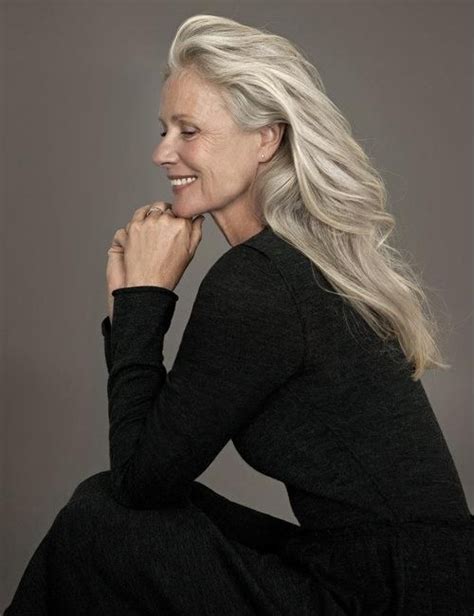 model pia gronning pelo color plata beautiful old woman ageless beauty going gray aging