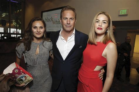 Kevin costner and christine baumgartner with his children joe, lily, and annie in 2000. Celebrities With Most Kids From 7 to 15 | See The List | BHW