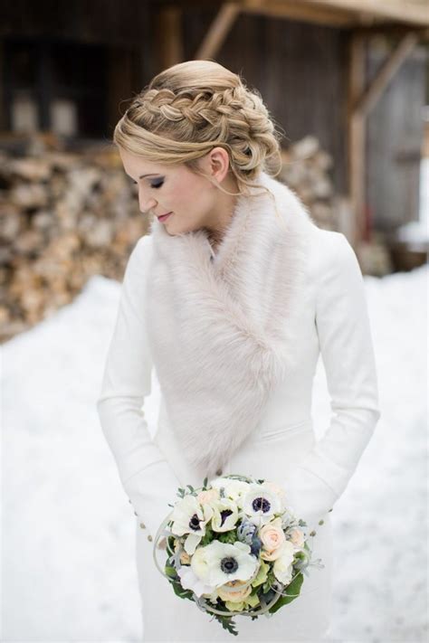 Suchen sie große auswahl von winter hochzeitskleid standesamt online. Wunderbare Winterhochzeit in Graublau im Hasenöhrl Hof ...