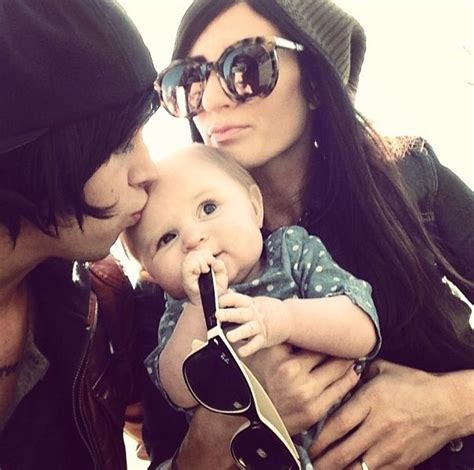 kellin copeland his daughter and his wife kellin quinn copeland quinn sleeping with sirens