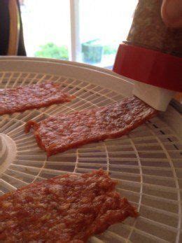 Do you love jerky, but find it is really expensive to make because of the cuts of meat you have to use? How to Make Beef Jerky With a Dehydrator | dehydrator recipes | Jerky recipes, Meat recipes ...