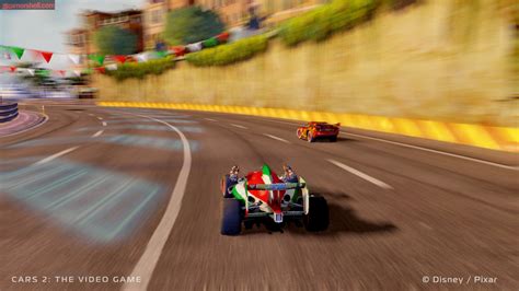 Yarışlara katılarak efsane bir şekilde yarışmak için mücadele edecek ve aynı zamanda keyifli vakitler. Hands-on With Cars 2: The Video Game