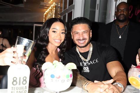 Pauly D And Nikki Are They Still Together In 2023 Fans Want To Know
