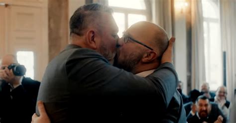 German Burger King Ad Celebrates Same Sex Marriage With Diamonds Made