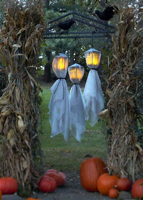 No haunted houses in your 'hood? Outdoor Halloween Decorations Ideas To Stand Out