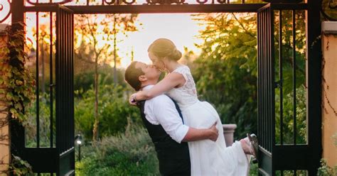 18 Electric Wedding Kisses That Will Leave You Weak In The Knees Huffpost Life