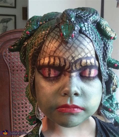 The 25+ best medusa headpiece ideas on pinterest 7 creative diy ways to use mannequin heads for halloween decor Best Medusa Costume for Girls - Photo 5/10