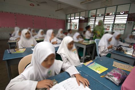 Kajian ini dijalankan untuk melihat pengaruh jenis soalan (item) terhadap pencapaian pelajar. Ibu Bapa Tak Puas Hati MRSM Banyak Solat Sunat & Mengaji ...