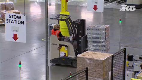 Inside an Amazon fulfillment center - YouTube