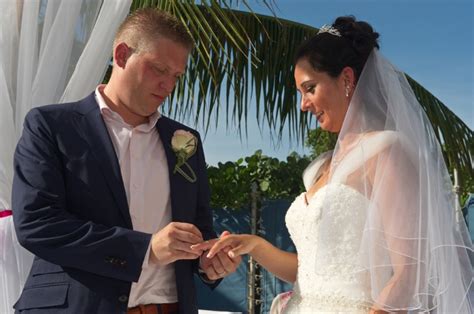 Curacao Just Married Bruidsmode Trouwjurken Ann And John