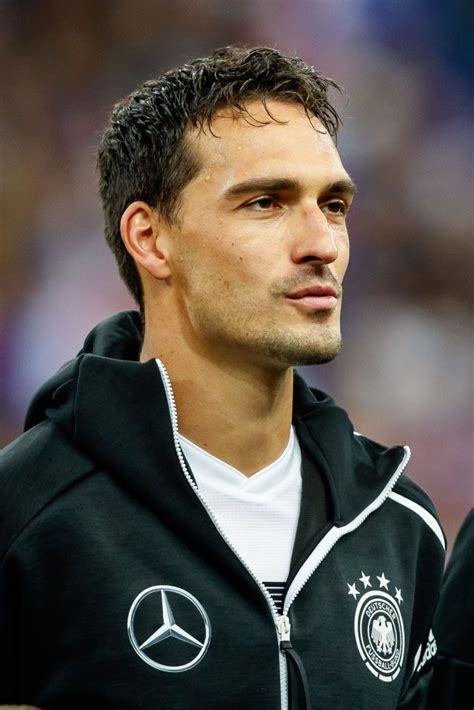 Fittingly, that victory was achieved when germany fans think back on mats hummels' performance against france, most will probably focus on the goal which gave germany the lead after. Mats Hummels of Germany looks on prior the UEFA Nations League A... | Mats hummels, Masculino