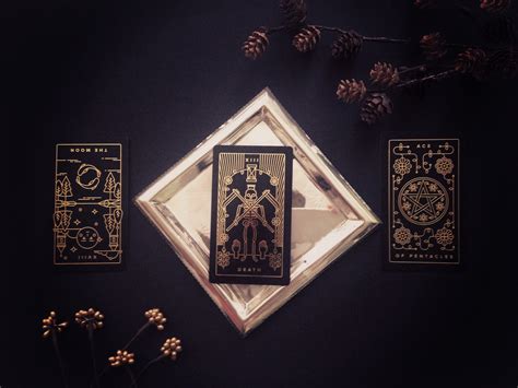 Golden Thread Tarot: Tarot for Beginners - How to Read Tarot Cards