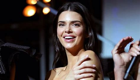 This Is How Kendall Jenner Keeps Her Skin Looking Flawless Check Out