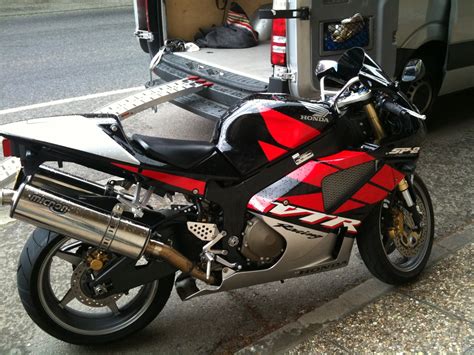 Sie möchten nicht lange auf ihr traumauto warten? Honda VTR 1000 SP2 Micron - a photo on Flickriver