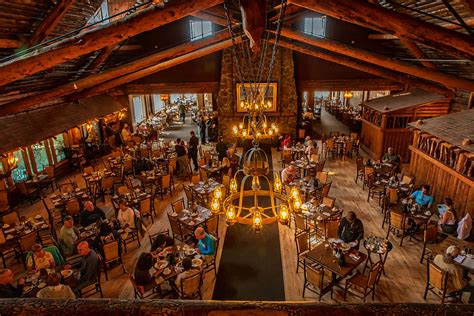 Book old faithful inn, yellowstone national park on tripadvisor: Old Faithful Inn Dining Room | Initial construction of the ...