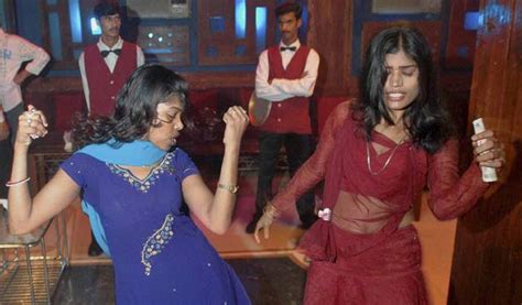 10 Facts To Know About Mumbais Dance Bars India News India Tv