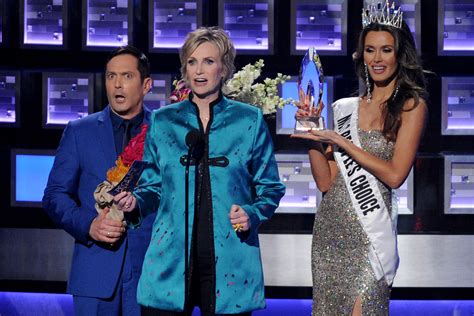 Jane Lynch Spoofs Steve Harveys Miss Universe Flub Tv Guide