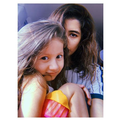 Syra Yousuf Shares Cute Pictures With Her Daughter And Sisters - Health ...