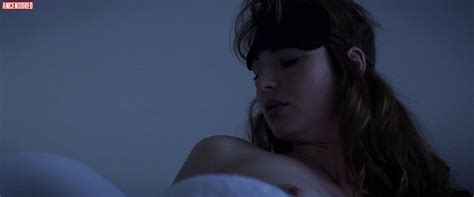 Nackte Louise Bourgoin In Mojave