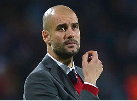 كما ايضا قام جوارديولا بتدريب كلا من فريق برشلونه وفريق بايرن ميونيخ ، ولكن تدريب مانشستر. جولولي | بيب جوارديولا ملفوفاً بـ«ملاءة» بعد نجاته من حريق ...