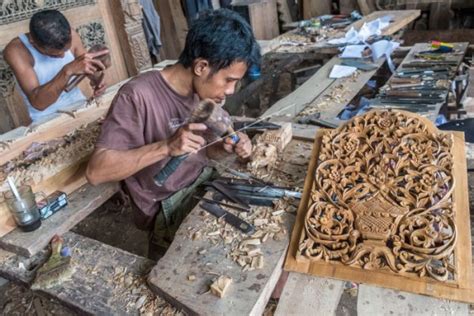 Bersama bekraf, industri kreatif di indonesia terus tumbuh. Industri Kreatif Kerajinan Kayu Bali Rambah Mancanegara ...