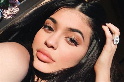 Kylie Jenner Instagram Pic Suffers Epic Boob Spill Daily Star