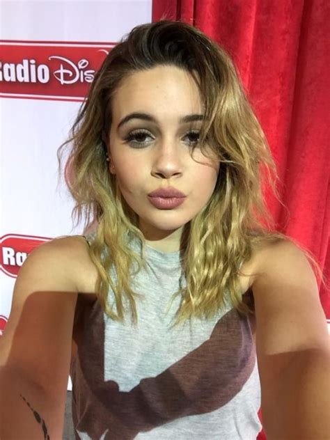 Bea Miller Online Bea Miller Miller Playing With Hair